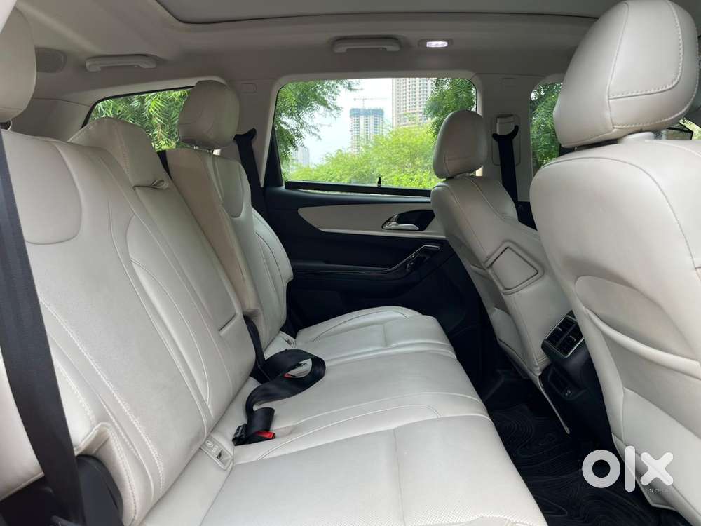 Mahindra Xuv700 2.0 Ax 7 Petrol At Luxury Pack Str, 2021, Petrol