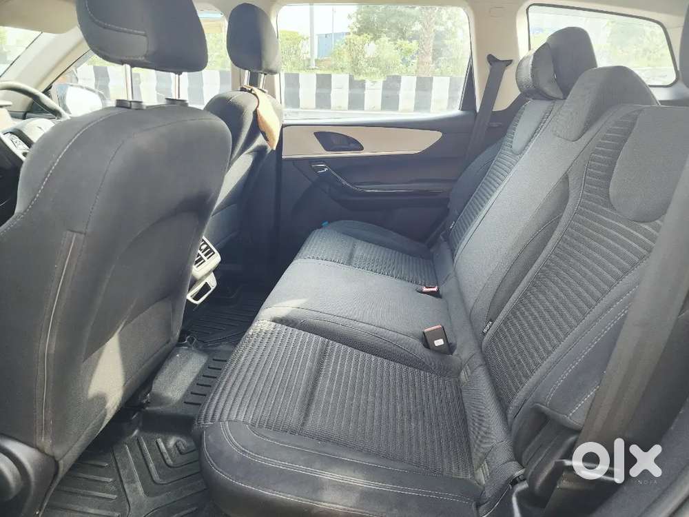 Mahindra Xuv700 Diesel At 2022