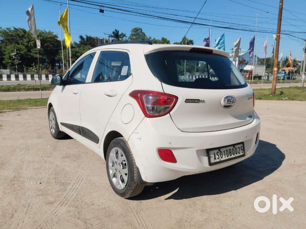 Hyundai Grand I10 Sportz, 2016, Petrol