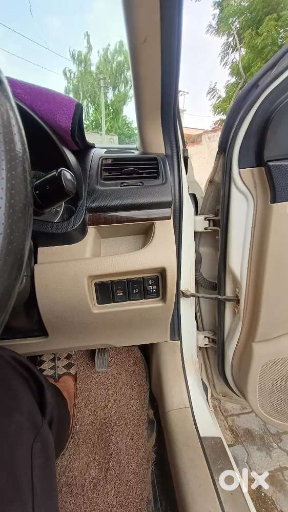 Maruti Suzuki Dzire 2013 Diesel 104500 Km Driven