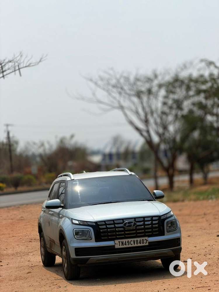 Hyundai Venue 2022 Petrol Well Maintained
