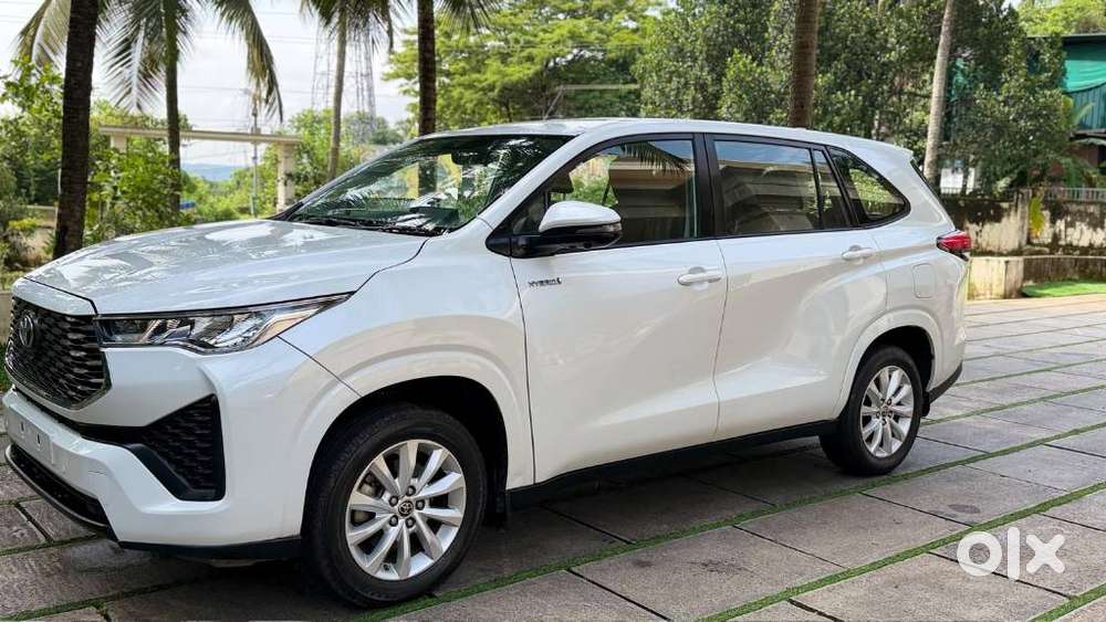Toyota Innova Hycross 2.0 Vx Hybrid 8 Str, 2023, Petrol