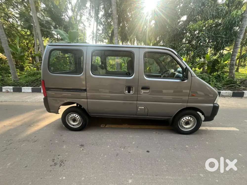 Maruti Suzuki Eeco 2023 Petrol 85000 Km Driven , Front Glass Replace