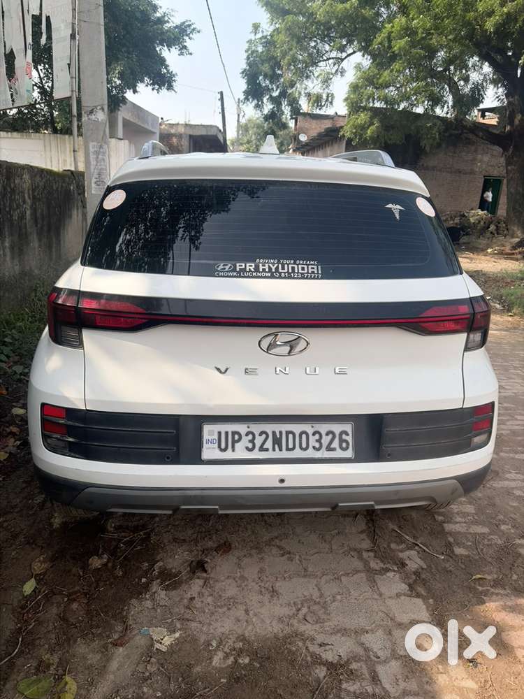 Hyundai Venue Petrol 2022 105000 Km