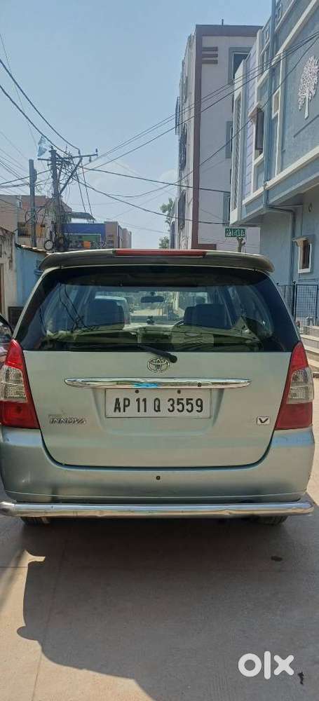 Toyota Innova 2.5 Vx 7 Str Bs-iii, 2005, Diesel