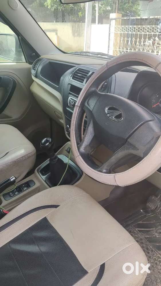Mahindra Tuv 300 Plus 2018
