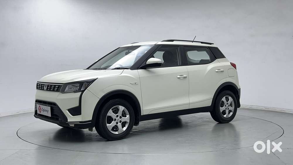 Mahindra Xuv300 1.2 W6 Amt Petrol, 2023, Petrol