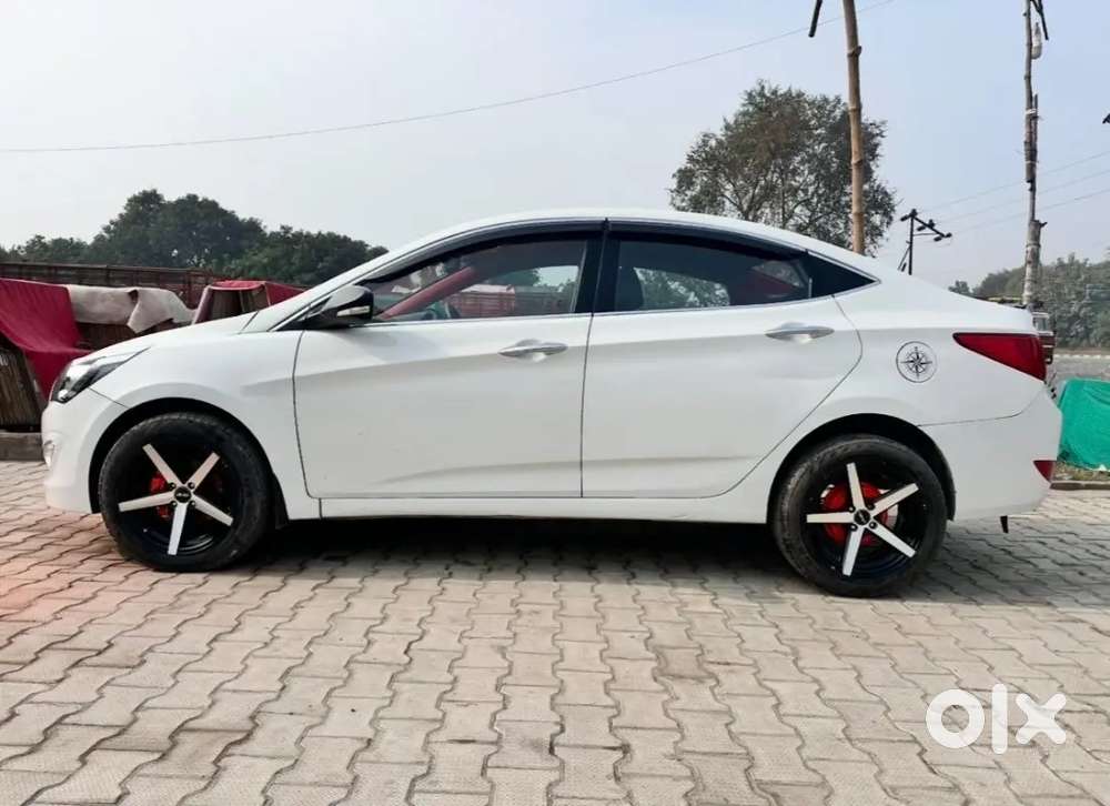 Hyundai Verna 2016 Diesel 80000 Km Driven Fully Maintain Condition