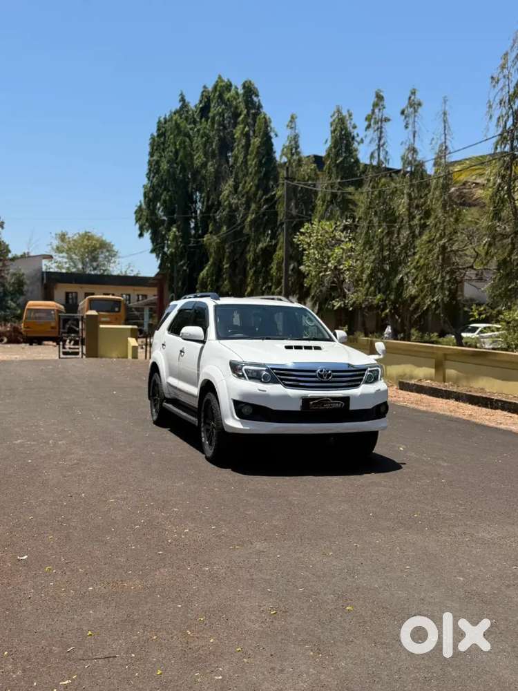 Toyota Fortuner 2015