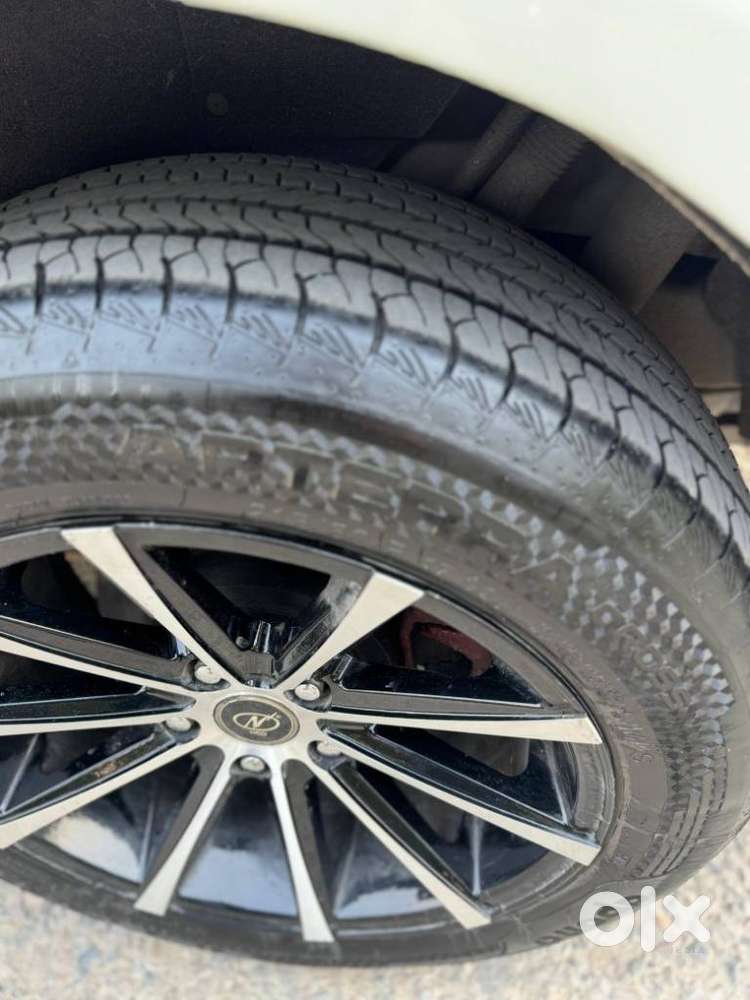 Mahindra Marazzo M6, 2021, Diesel