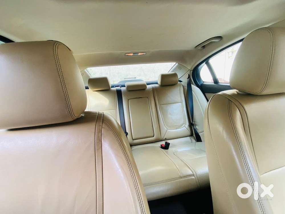 Jaguar Xfs 3.0 V6 With Complete Company Service Record Till Date