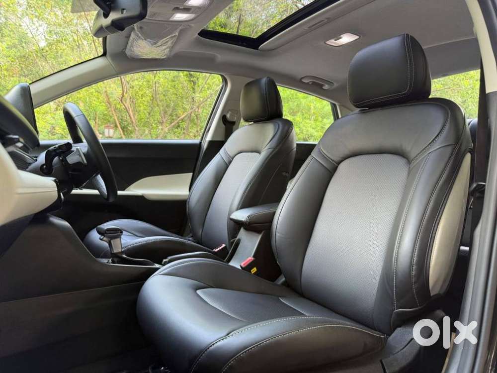 Hyundai Verna 1.5 Sx Ivt, 2024, Petrol