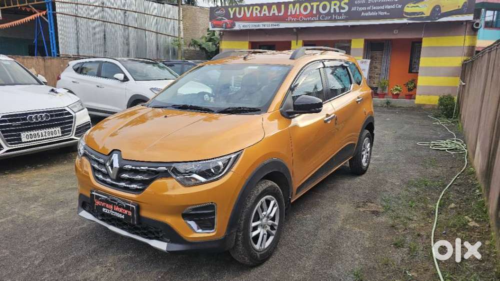 Renault Triber Rxt, 2023, Petrol