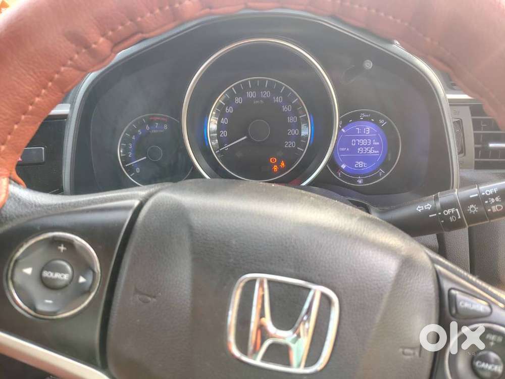 Topend Wr-v 2022 Petrol Good Condition Sunroof Honda Model2022 White