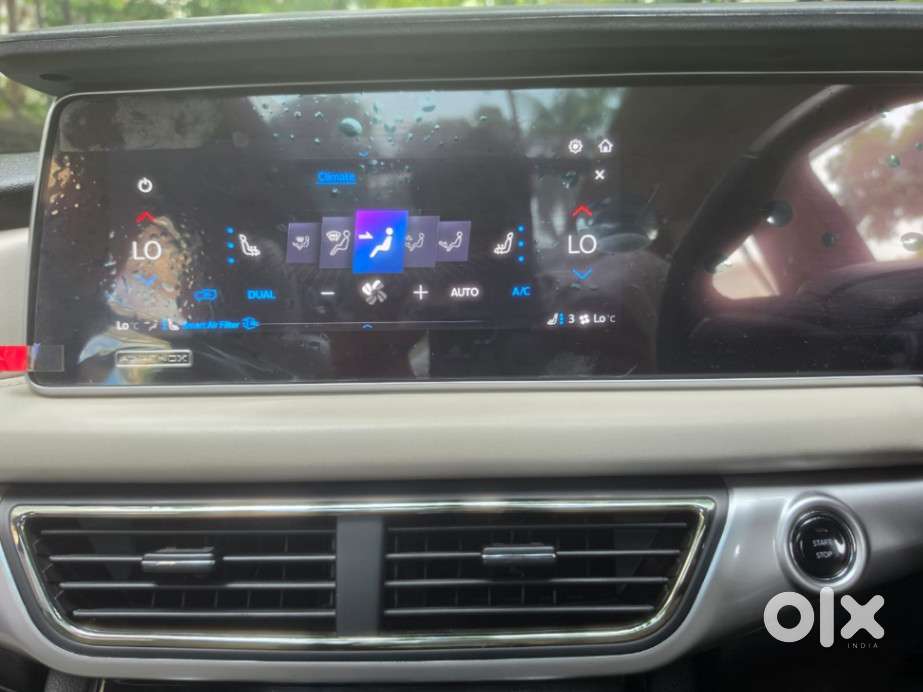 Mahindra Xuv700 2.2 Ax 7 Diesel At Luxury Pack Str, 2025, Diesel