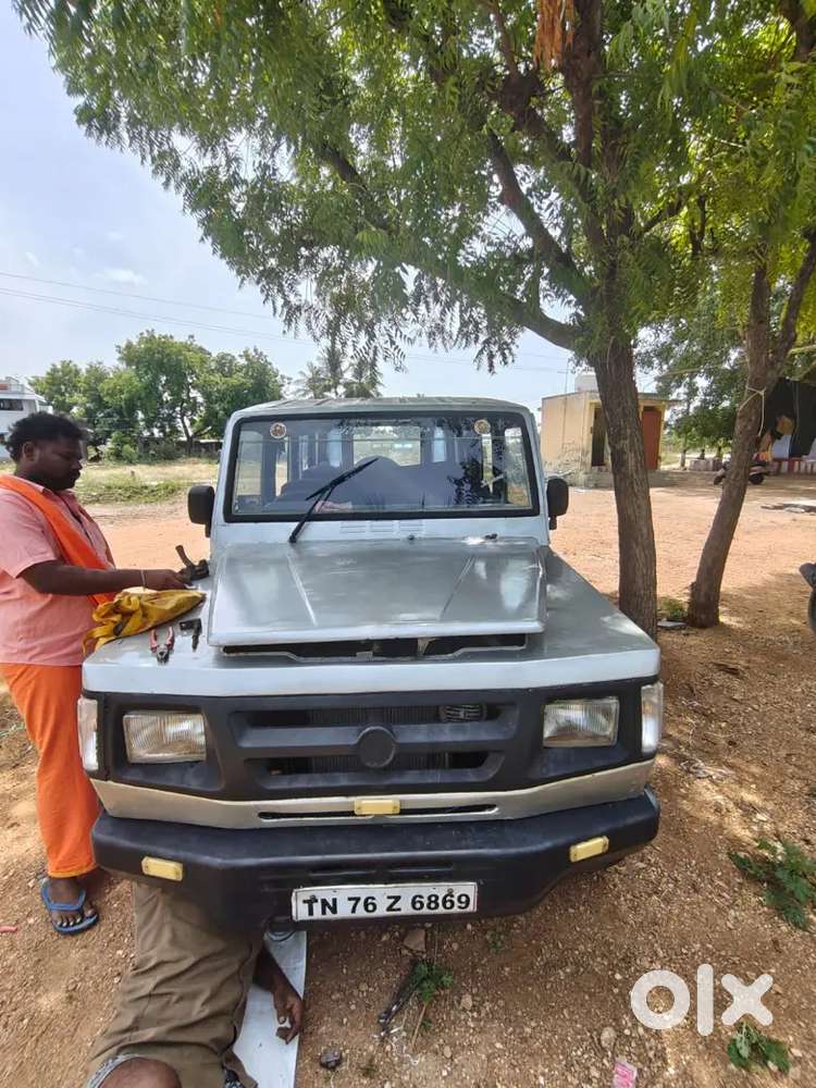 Force Motors Trax 2005