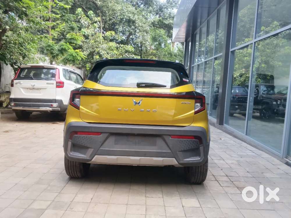 Mahindra Xuv 3xo Ax7l 1.2 Petrol At (pg), 2024, Petrol