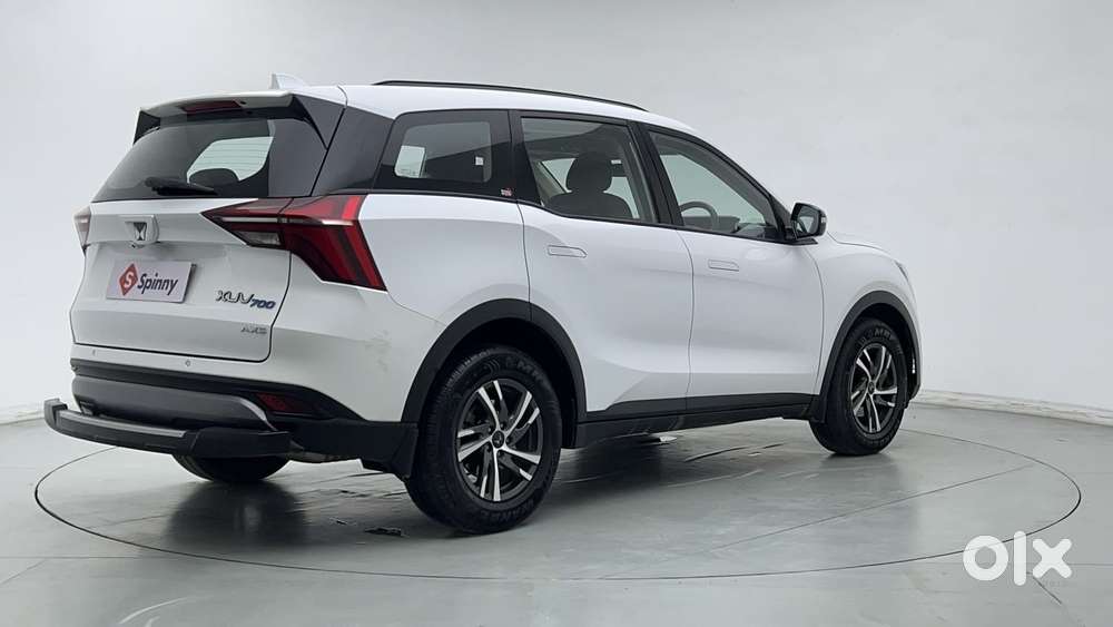 Mahindra Xuv700 2.0 Ax 5 Petrol Mt 7 Str, 2025, Petrol