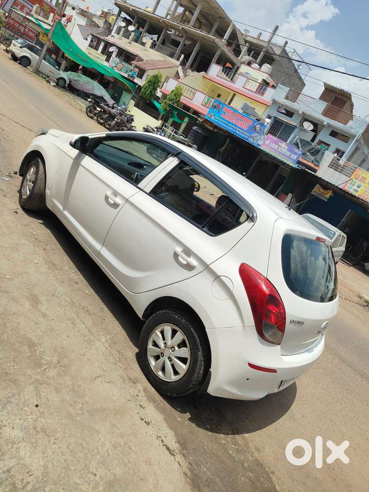 Hyundai I20 Petrol Cvt Magna Executive, 2013, Petrol
