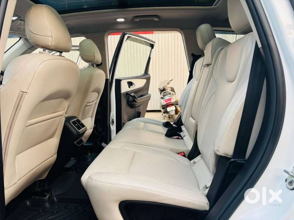 Mahindra Xuv700 2.2 Ax 7 Diesel Mt Luxury Pack Str, 2023, Diesel