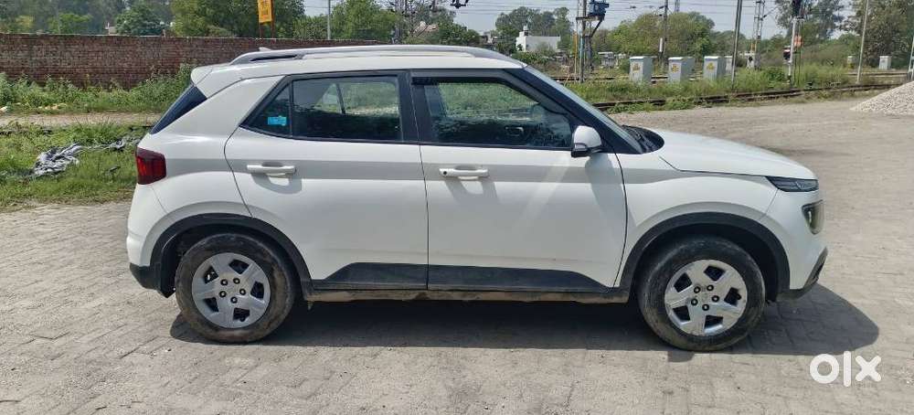 Hyundai Venue S 1.2 Petrol, 2022, Petrol