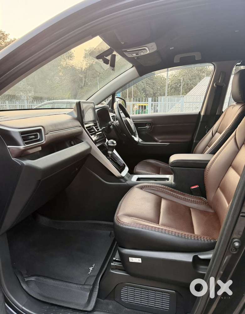 Toyota Innova Hycross 2.0 Vx Hybrid 7 Str, 2023, Petrol