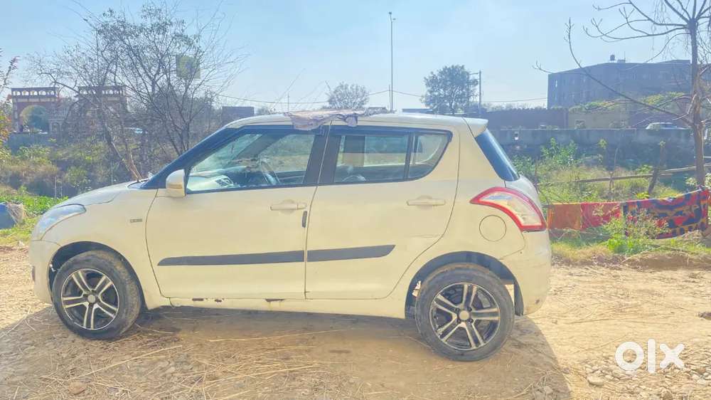 Maruti Suzuki Swift 2013 Diesel 82000 Km Driven