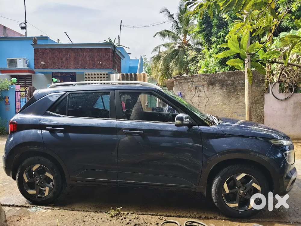 Hyundai Venue 2019 Diesel 131000 Km Driven