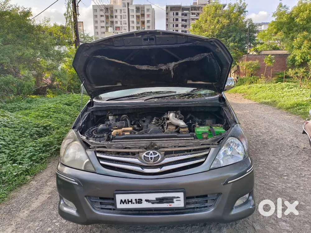 Toyota Innova 2011