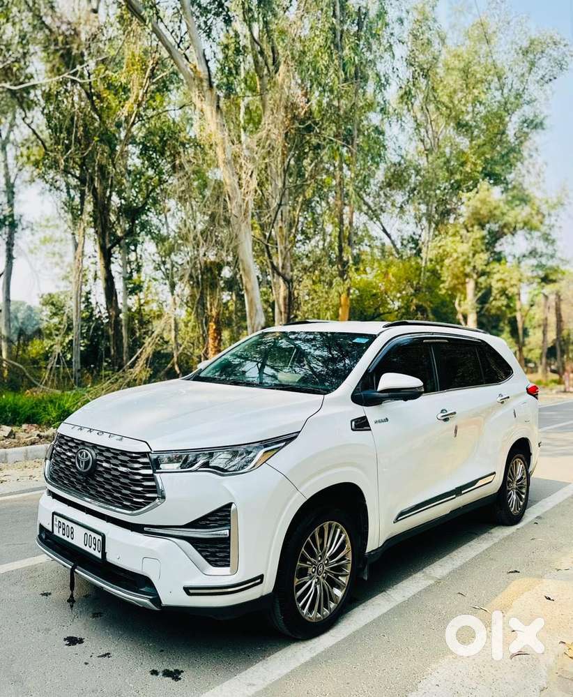 Toyota Innova Hycross 2.0 Vx Hybrid 7 Str, 2023, Petrol