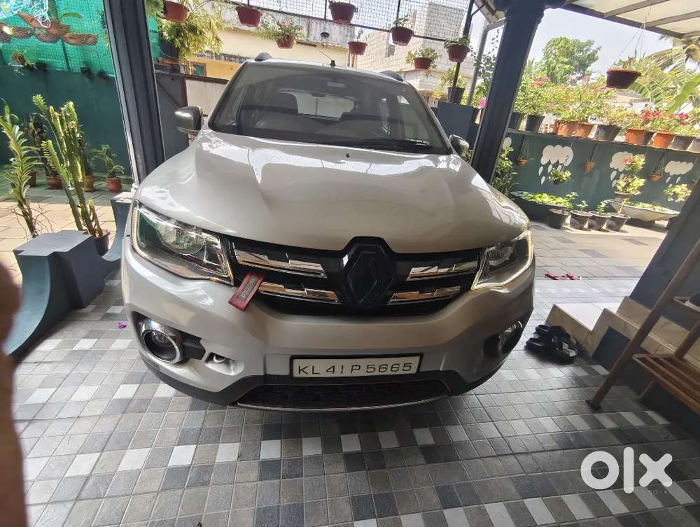 Well Maintained, Full Showroom Service No Accident No Replacement