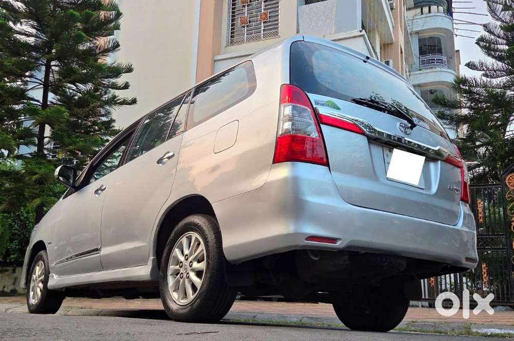 Toyota Innova 2.5 Vx 8 Seater Bs Iv, 2015, Diesel