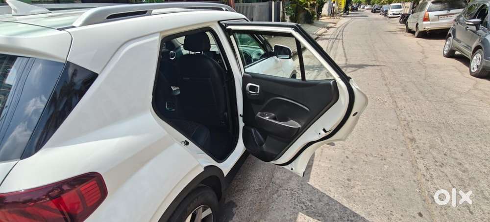 Hyundai Venue Sx (o) Mt 1.5 Diesel, 2021, Diesel