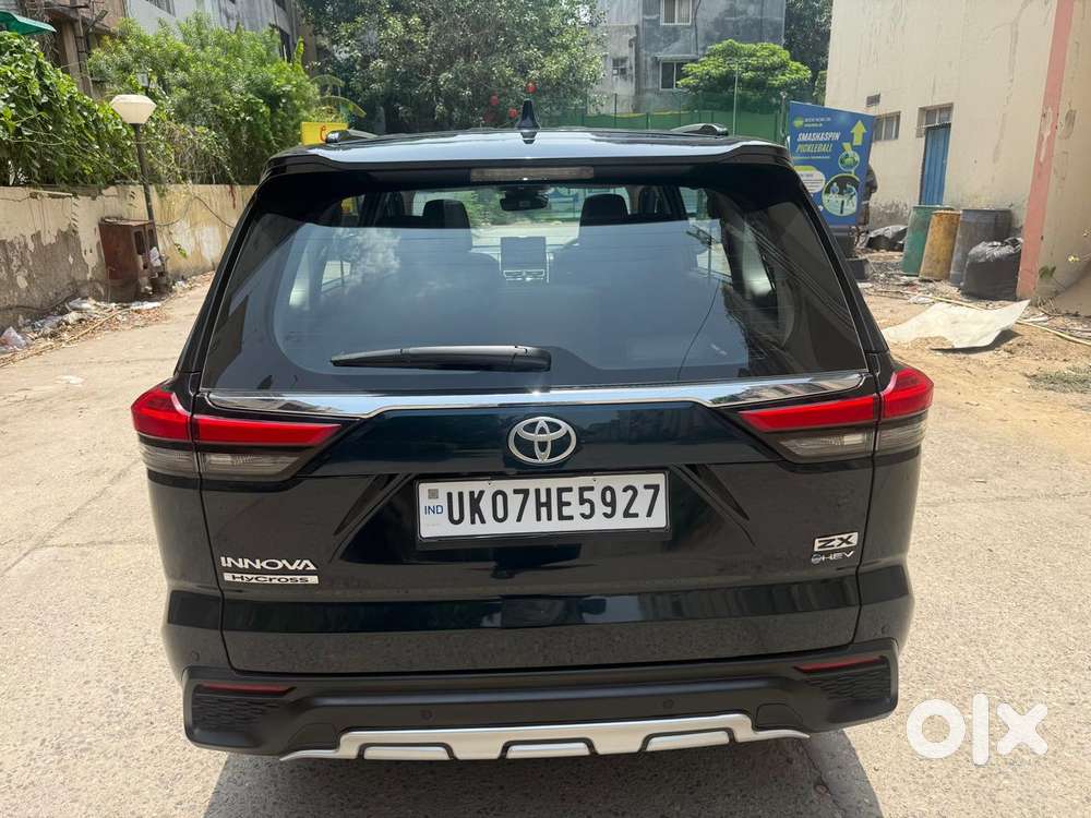Toyota Innova Hycross 2.0 Zx (o) Hybrid 7 Str, 2025, Petrol