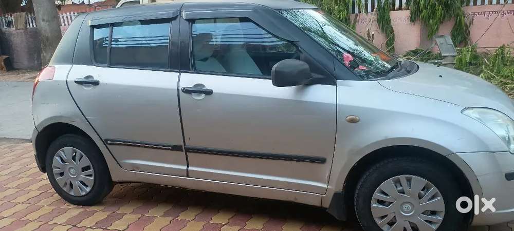 Sell Swift 2006 Petrol All Pepar Clear Nd Servicing Done  Family Car