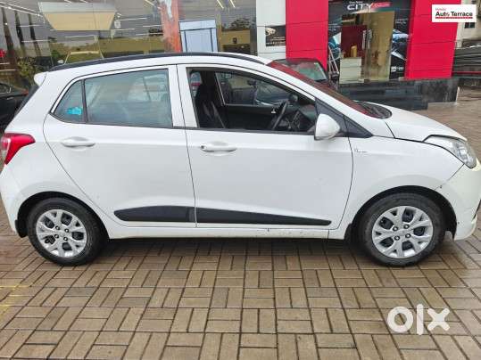 Hyundai Grand I10 Sportz, 2016, Petrol