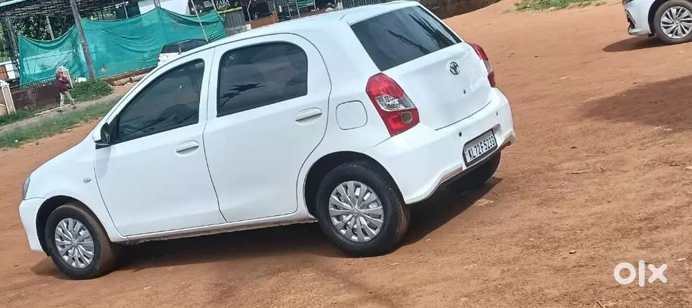 Tayota Etios Liva 2014 Laast Ree Regsteshen Km 160000 New Seet New Mat