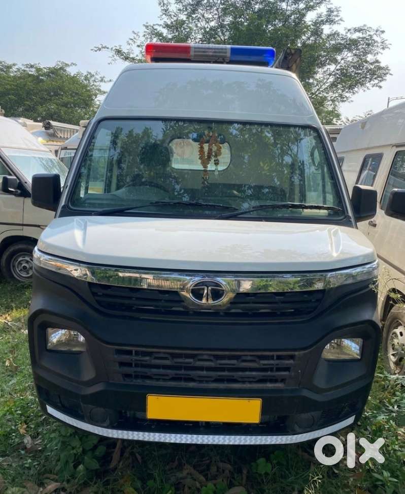 Tata Winger Luxury - Flat Roof (ac), 2023, Diesel
