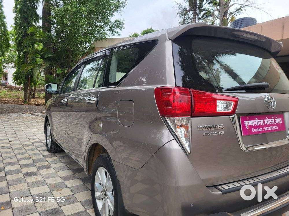 Toyota Innova Crysta 2.4 G Plus Mt 8 Str, 2019, Diesel