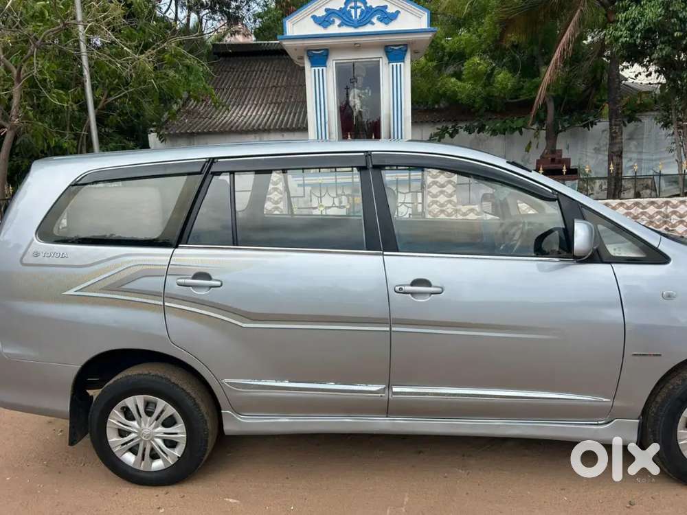 Toyota Innova 2016