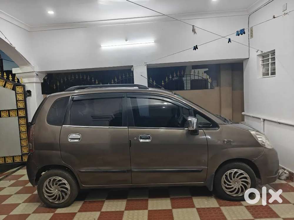 Maruti Suzuki Zen Estilo 2012