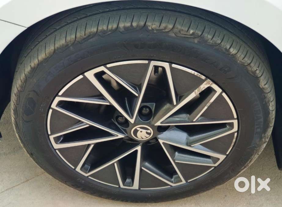Skoda Octavia 2.0 L K Tsi At, 2022, Petrol