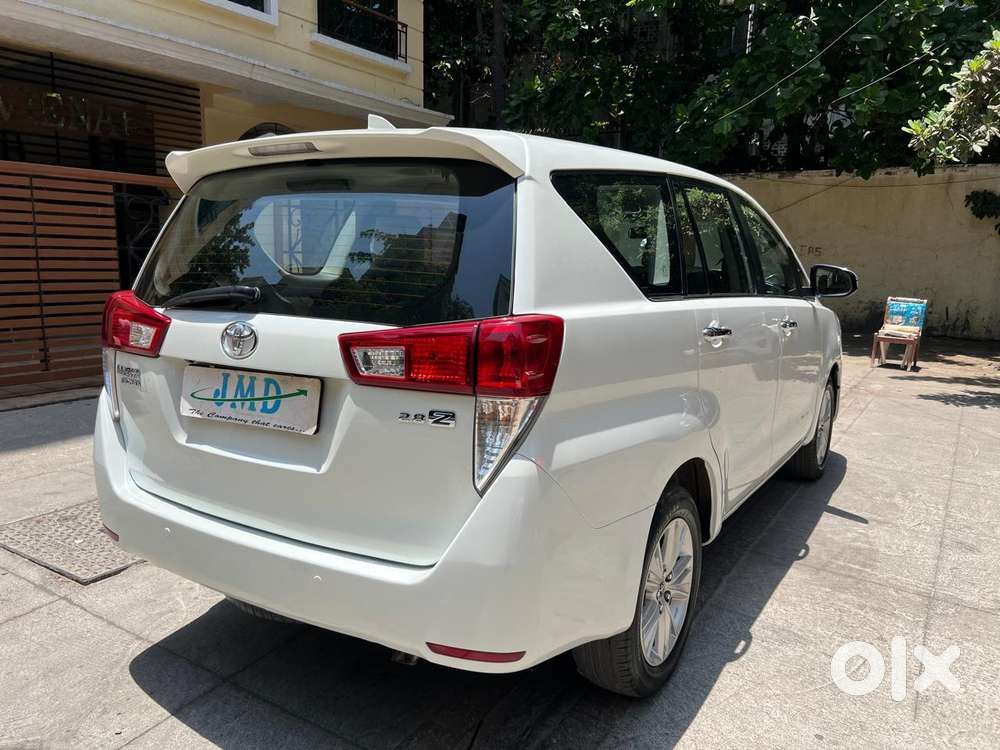Toyota Innova Crysta 2.8z Automatic, 2016, Diesel