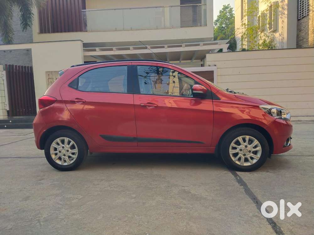 Tata Tiago 1.2 Revotron Xza, 2018, Petrol