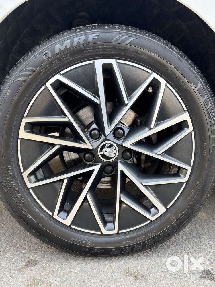 Skoda Octavia 2.0 L K Tsi At, 2022, Petrol