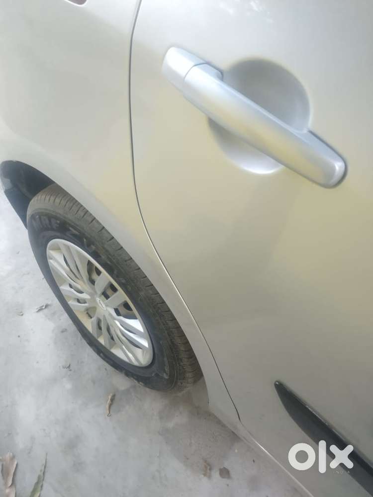 Maruti Suzuki Swift Lxi Optional-o, 2015, Petrol