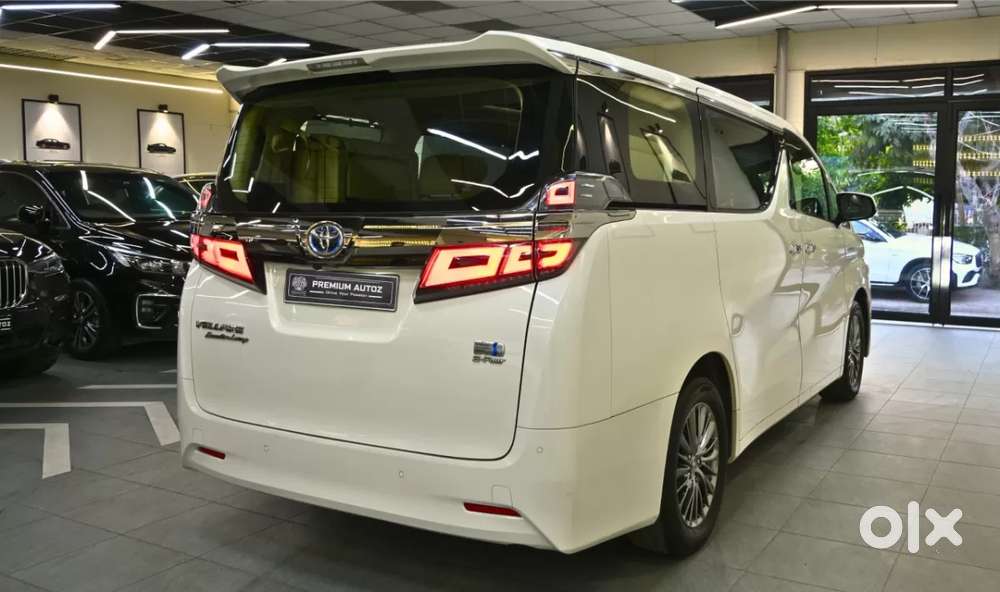 Toyota Vellfire, 2023, Petrol