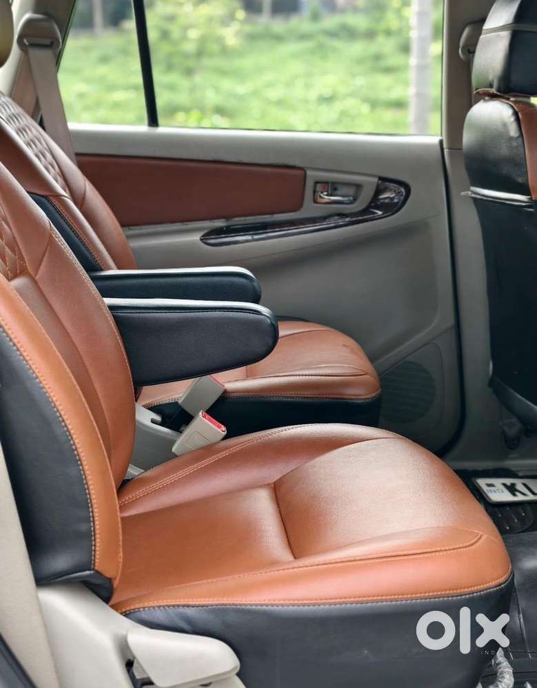 Toyota Innova V 2013