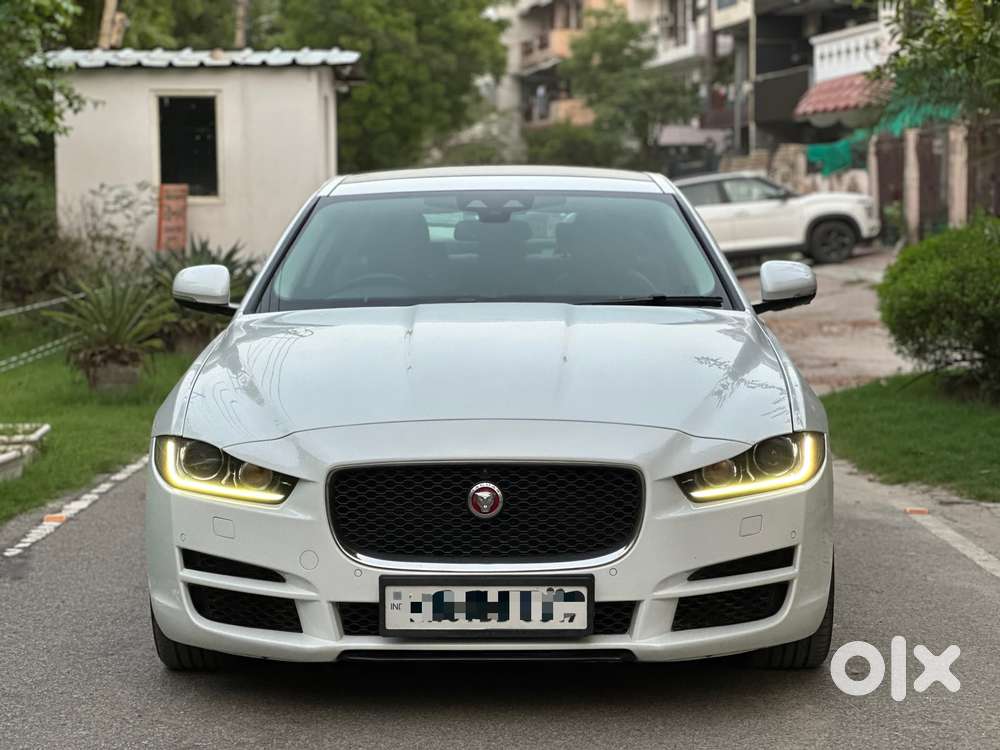 Jaguar Xe Portfolio, 2018, Petrol