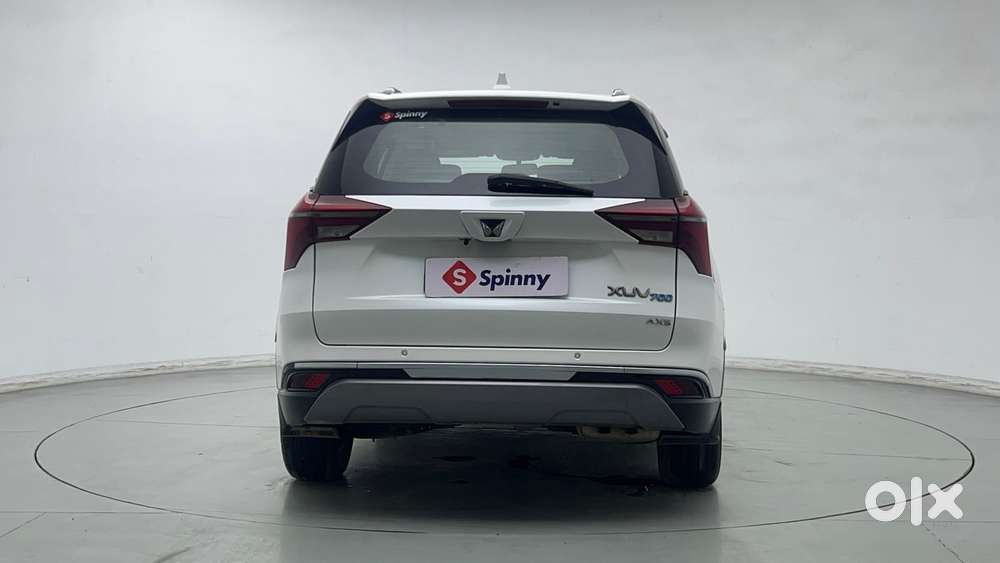 Mahindra Xuv700 2.0 Ax 5 Petrol Mt 7 Str, 2022, Petrol